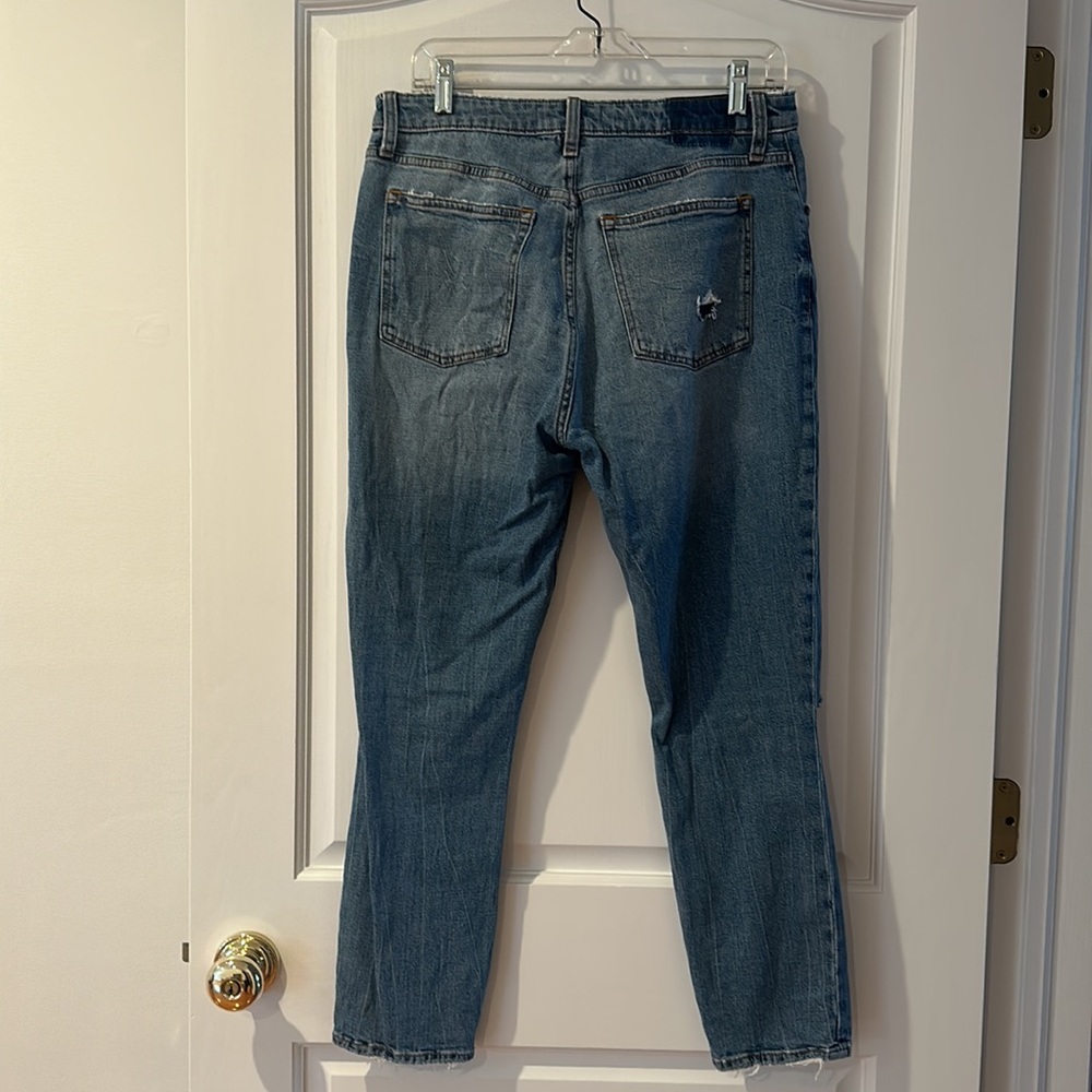 Abercrombie & Fitch High Rise Distressed Blue Jeans - Picture 5 of 7